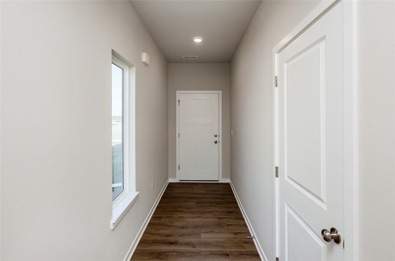 Building Photo - 6129 Tungsten Dr