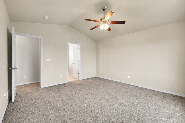 Building Photo - $2,650 - 4 Bed, 2.5 Bath Home with Fenced ...
