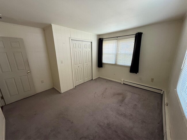 Building Photo - 209 River Ave