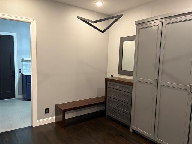 Building Photo - 1147 Spencer St S