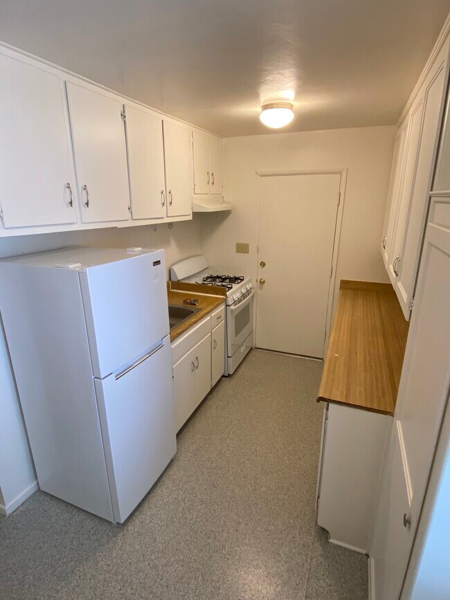 Building Photo - 805 Boysen Ave