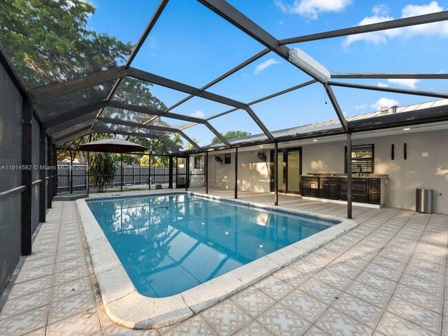 Building Photo - 19850 Franjo Rd