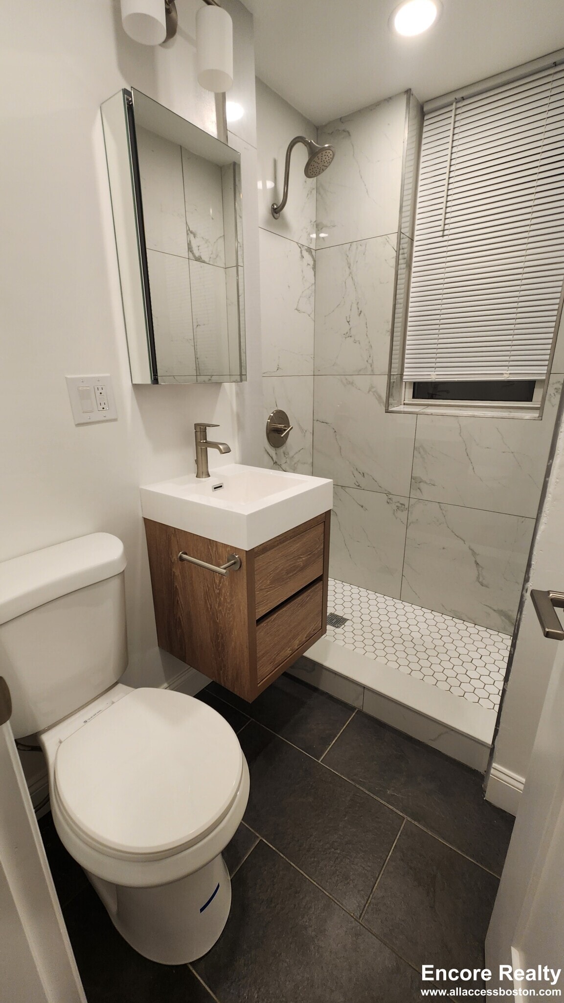 Building Photo - 112 Park St