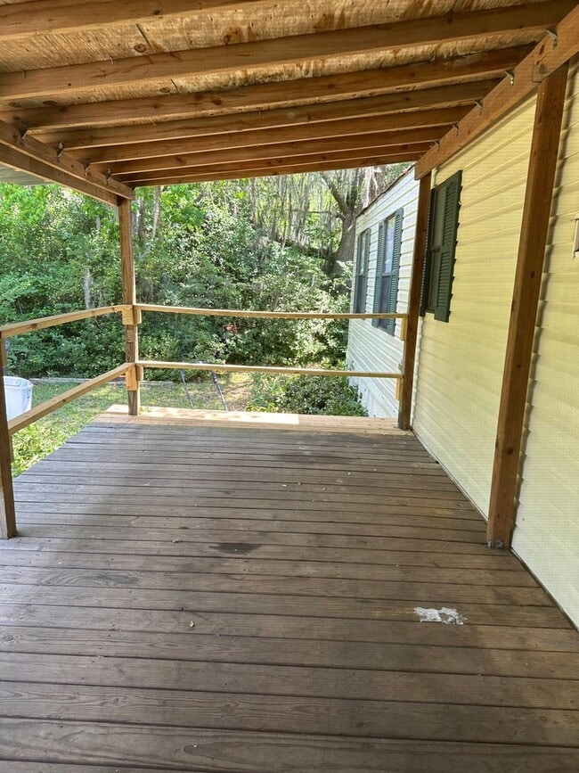 Building Photo - FOR RENT