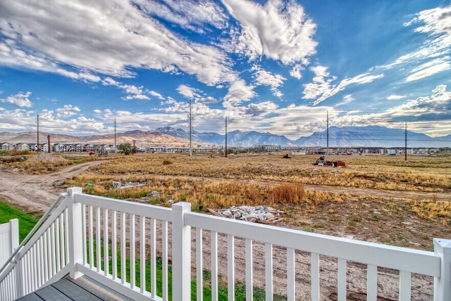 Building Photo - 2020 N 3830 W