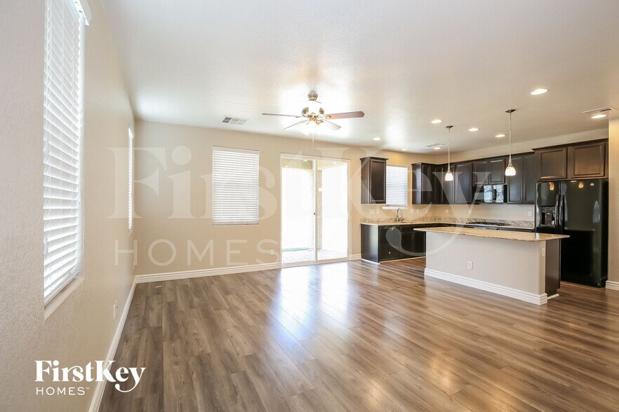 Building Photo - 5605 N Balsam St