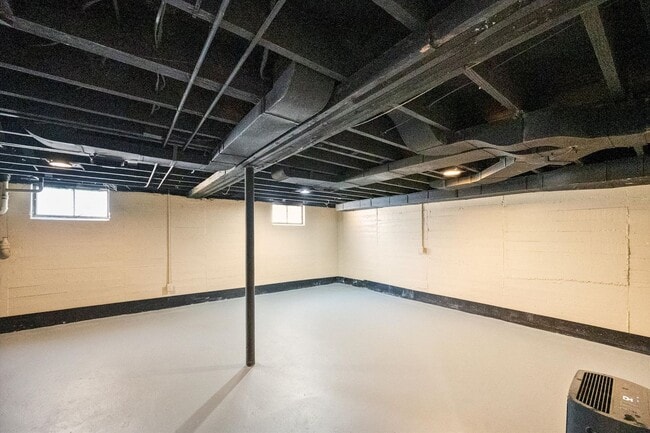 Building Photo - Charming Updated Home in the Heart of Jeffersontown