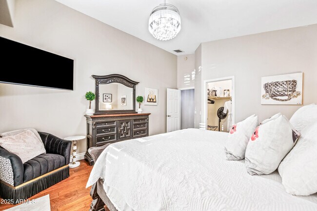 Building Photo - 1817 E Willow Tree Ct