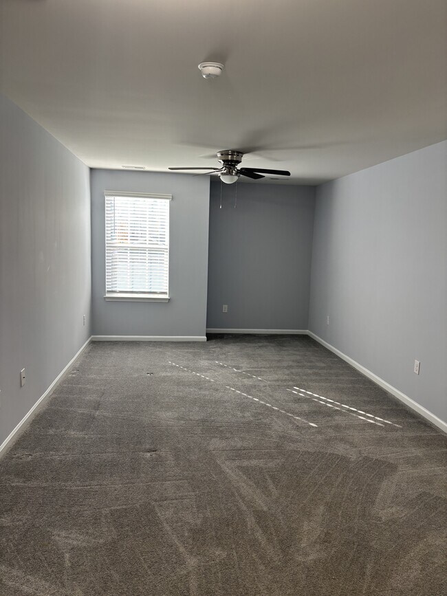 Building Photo - 145 Relict Dr