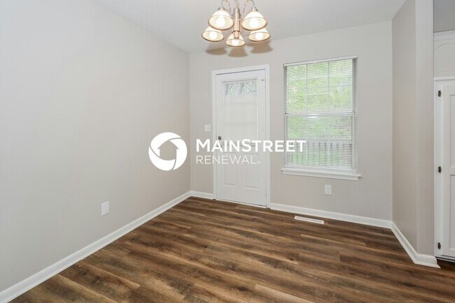Building Photo - 3 Bedroom Pet-Friendly Home in Lees Summit, MO with Main Street Renewal