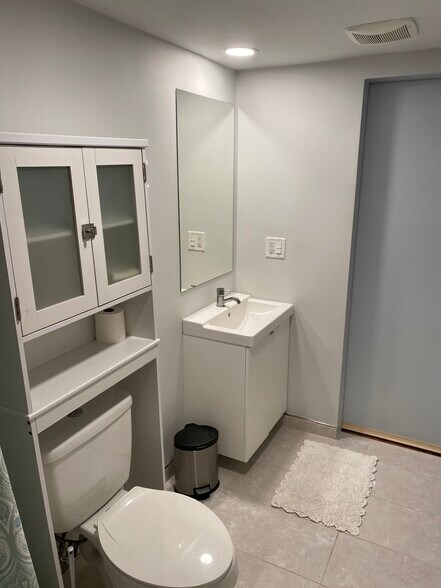 Building Photo - 106 Pineview Ter
