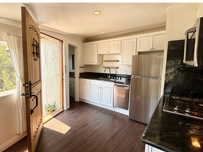 Building Photo - 701 Luton Dr