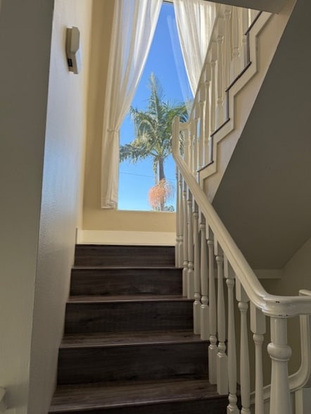 Building Photo - 116 S Broadway