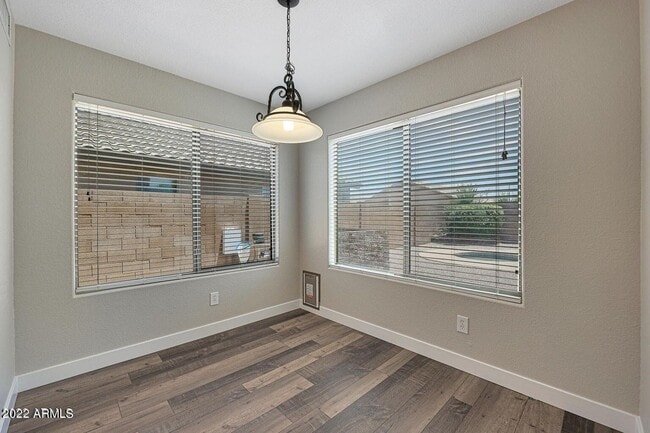 Building Photo - 15841 W Moreland St