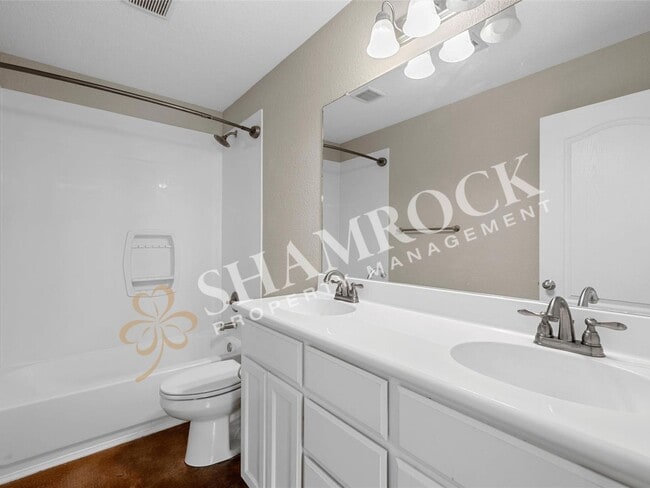 Building Photo - 1107 Primrose Dr