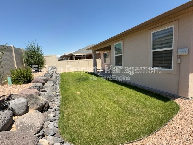 Building Photo - 679 Eadin Ln