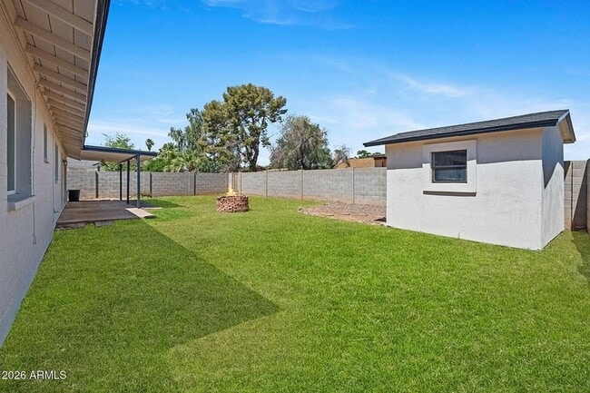 Building Photo - 1664 E Del Rio Dr