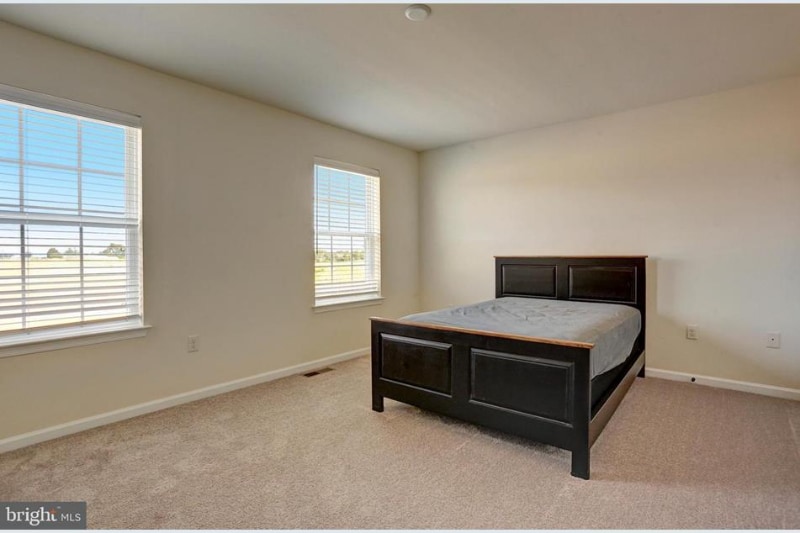 Building Photo - 706 Farmwood Ln