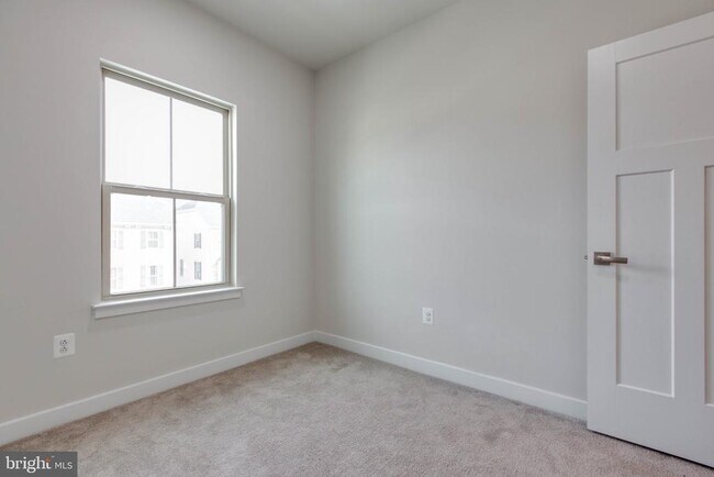 Building Photo - 149 Lyons Crk Dr