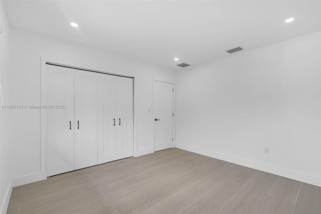 Building Photo - 1293 SW 22nd Ave