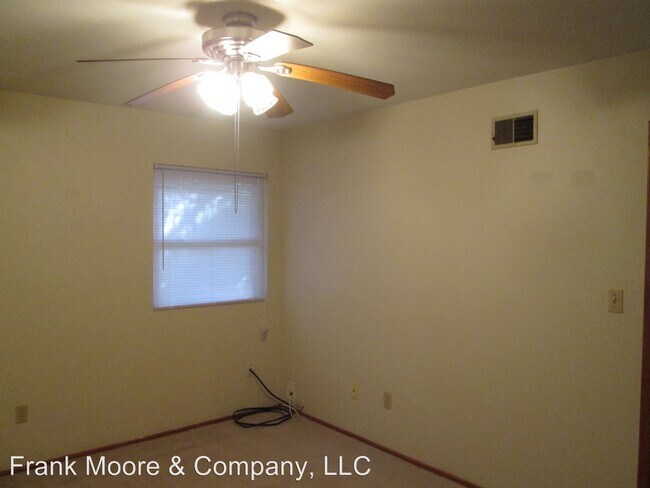 Building Photo - 3 br, 1.5 bath House - 232 Dyches Dr