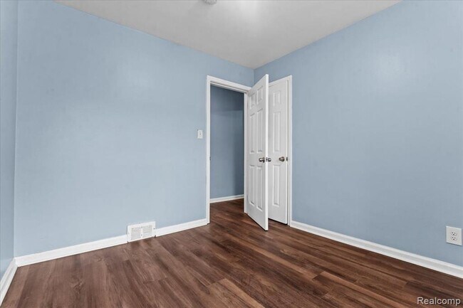 Building Photo - 3734 Buena Vista St