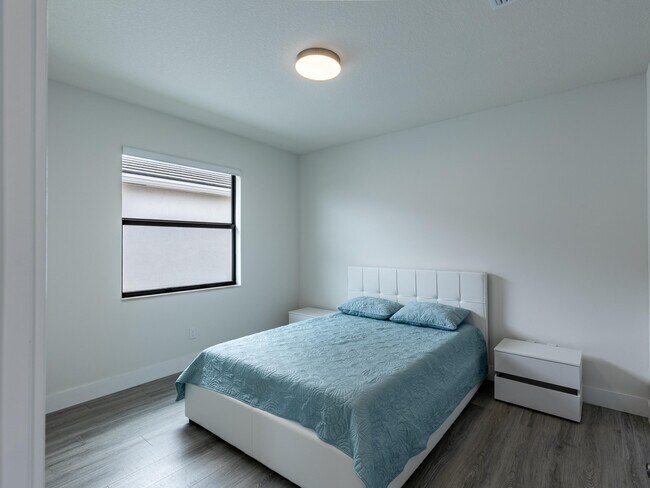 Building Photo - 7191 Montereal Path