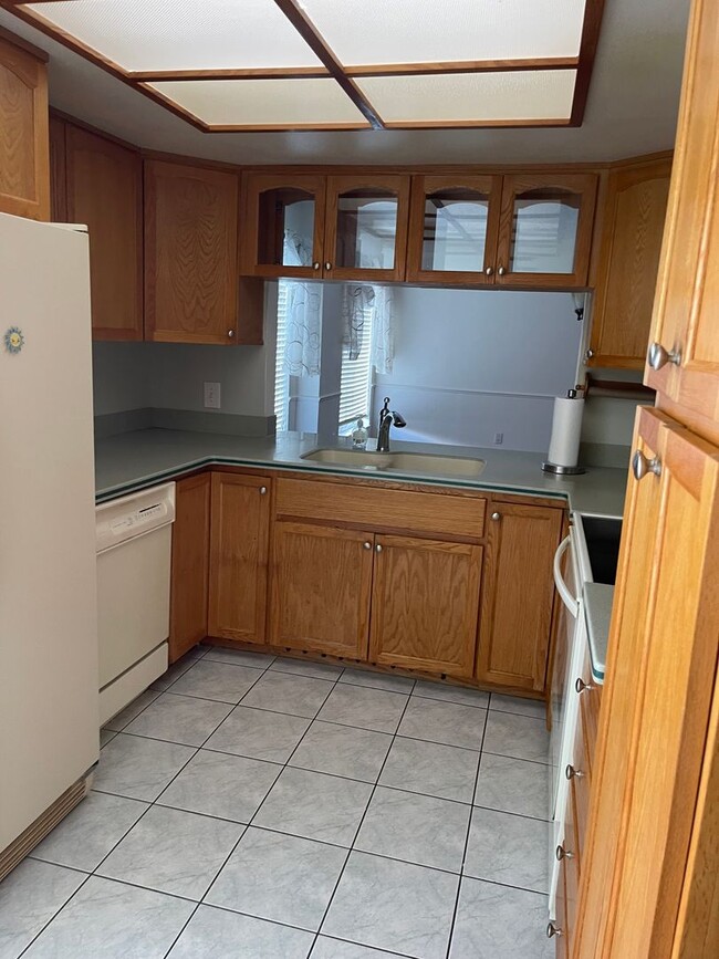 Building Photo - Spacious 3  Bedroom plus Den 3.5 baths 2 car plus golf cart garage in Timber Pines