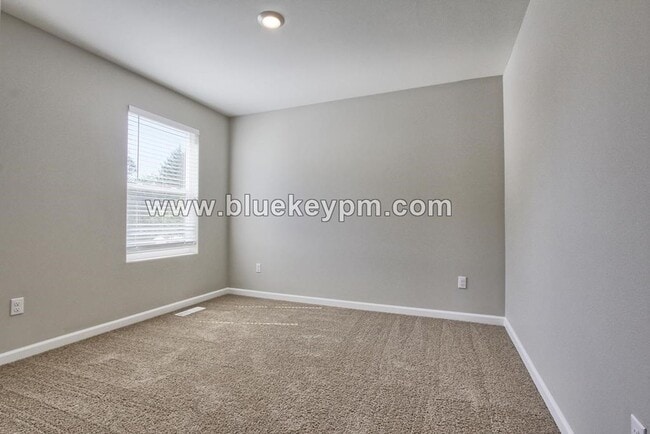 Building Photo - 3 Bed, 2.5 Baths with Loft and Covered Balcony off the Primary Suite