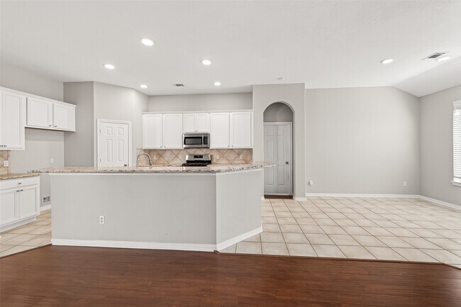 Building Photo - 15318 Bent Twig Way