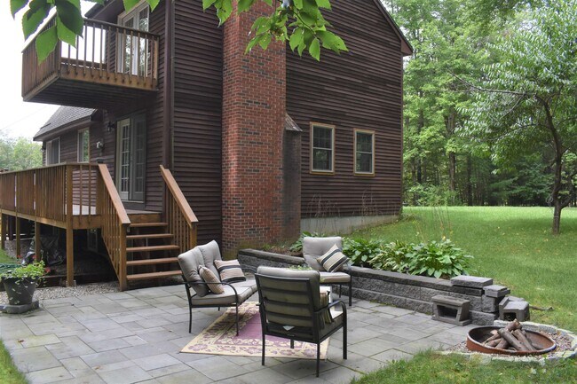 Building Photo - 26 Riverbend Rd