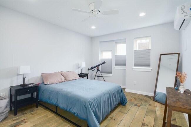 Building Photo - Four Bed Olde Kensington/Fishtown Home