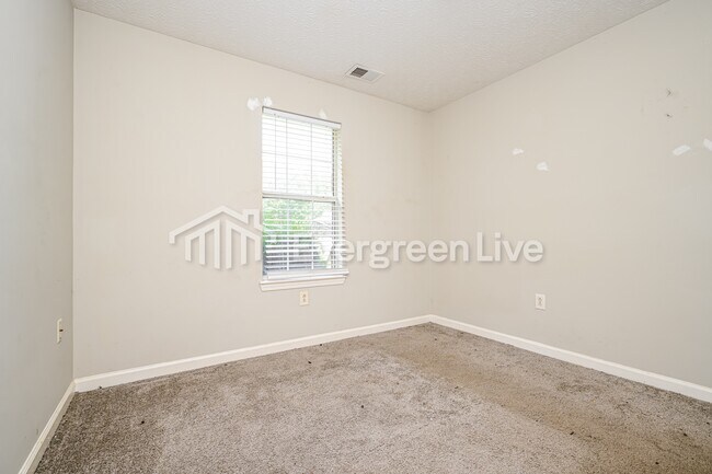 Building Photo - 100 Cody Dr