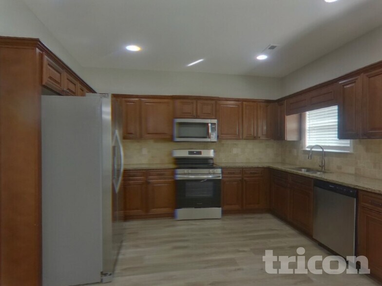 Building Photo - 148 Centerra Springs Dr