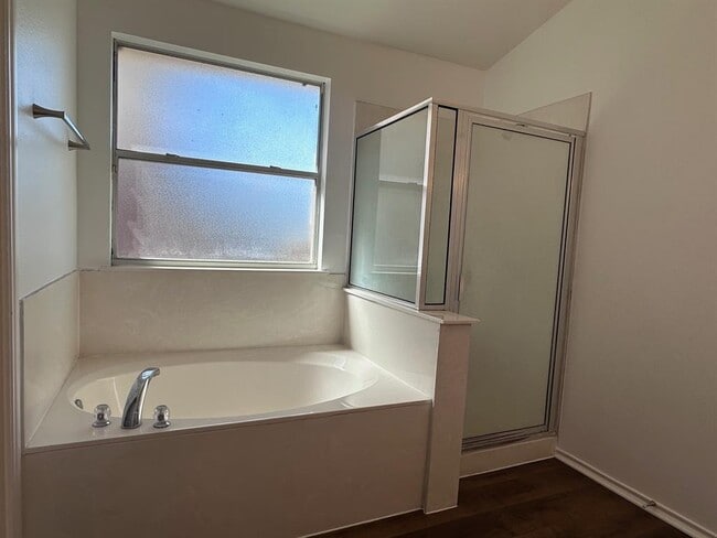 Building Photo - 12720 Waynespur Ln