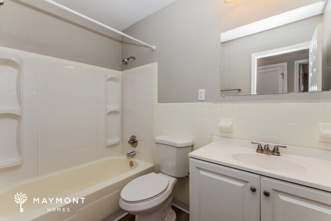 Building Photo - 4 Bedroom Brick Home