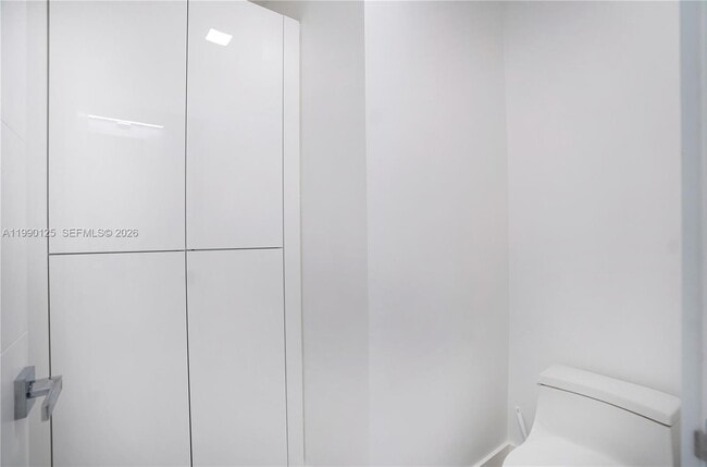 Building Photo - 19101 Mystic Pointe Dr