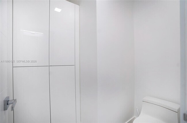 Building Photo - 19101 NE 36th Pl