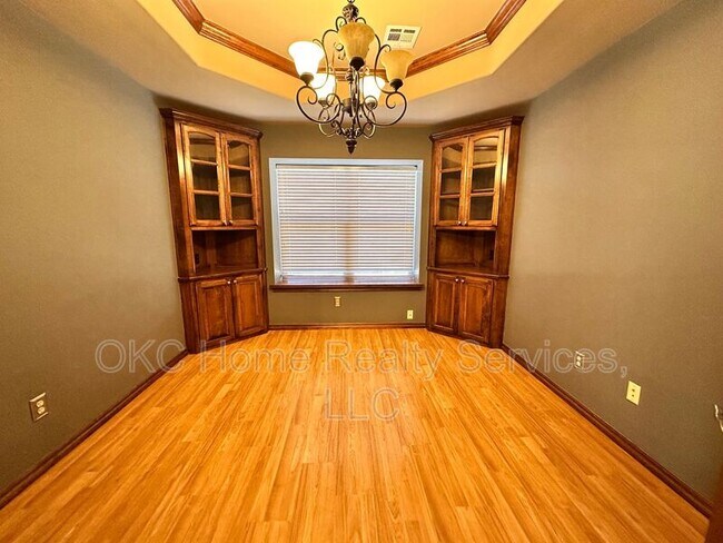 Building Photo - 13204 SW 2nd Terrace