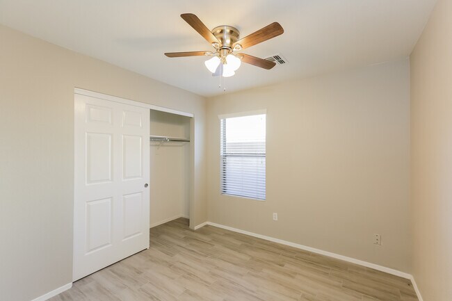 Building Photo - 11219 W Garfield St