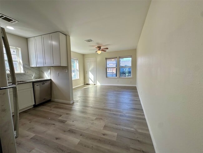 Building Photo - 5024 Jefferson St