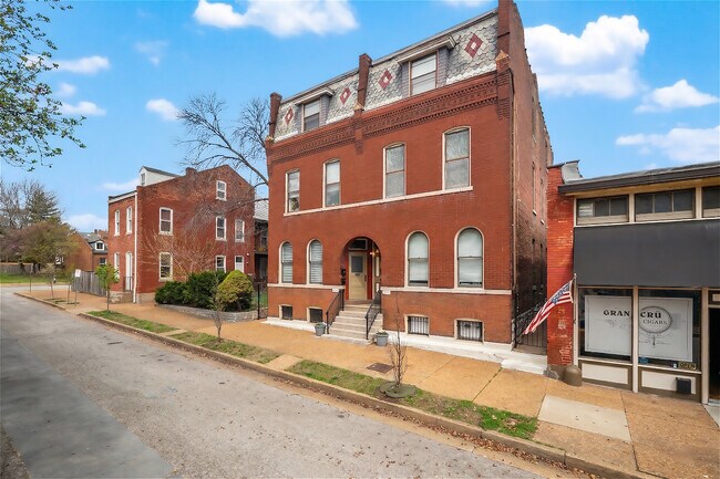 Building Photo - 1017 Ann Ave