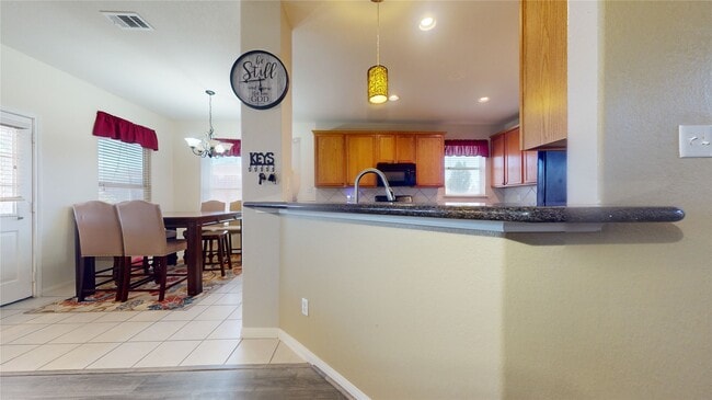 Building Photo - 21499 Pleasant Forest Dr