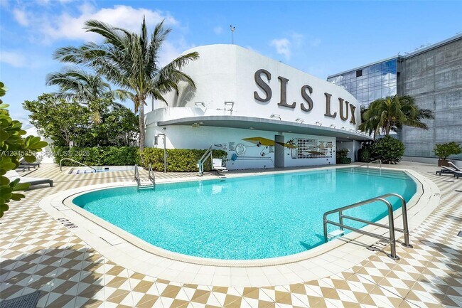 Building Photo - 801 S Miami Ave