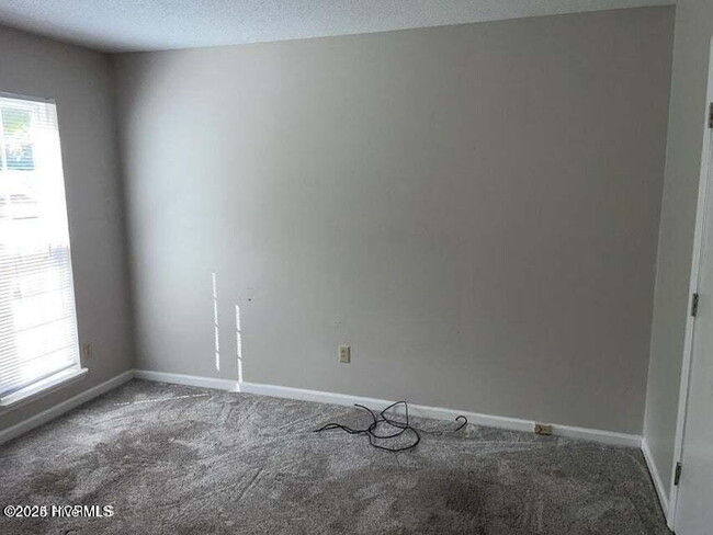 Building Photo - Beautiful 3 Bedroom Home-210 Country Rd. $...