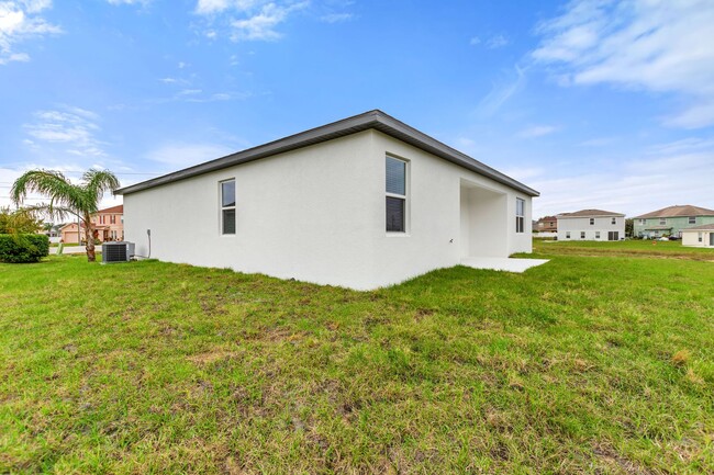 Building Photo - 1057 Sabine Pl