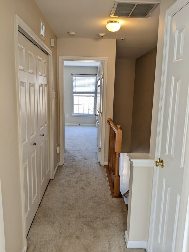 Building Photo - Updated condo in Ballenger Creek available in June!