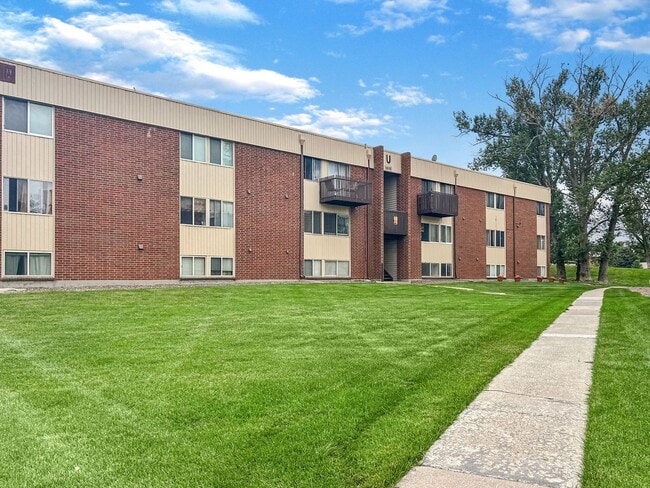Building Photo - $0 DEPOSIT OPTION!!! CHARMING GARDEN-LEVEL CONDO WITH MODERN UPDATES IN BEAR VALLEY CLUB