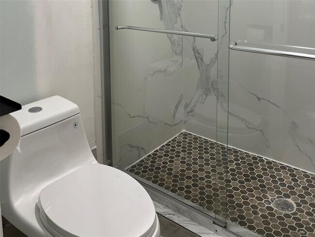 Building Photo - 22061 Russell Dr