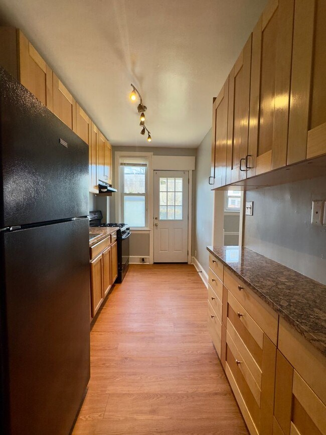 Building Photo - Charming 3 Bedroom/2 Bathroom Townhome in Ednor Gardens-Lakeside, MD!